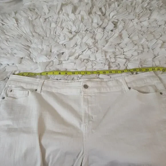 True Craft Skimmer Shorts Womens 24W White Denim Mid Rise Cuffed Stretch Plus - Picture 13 of 16